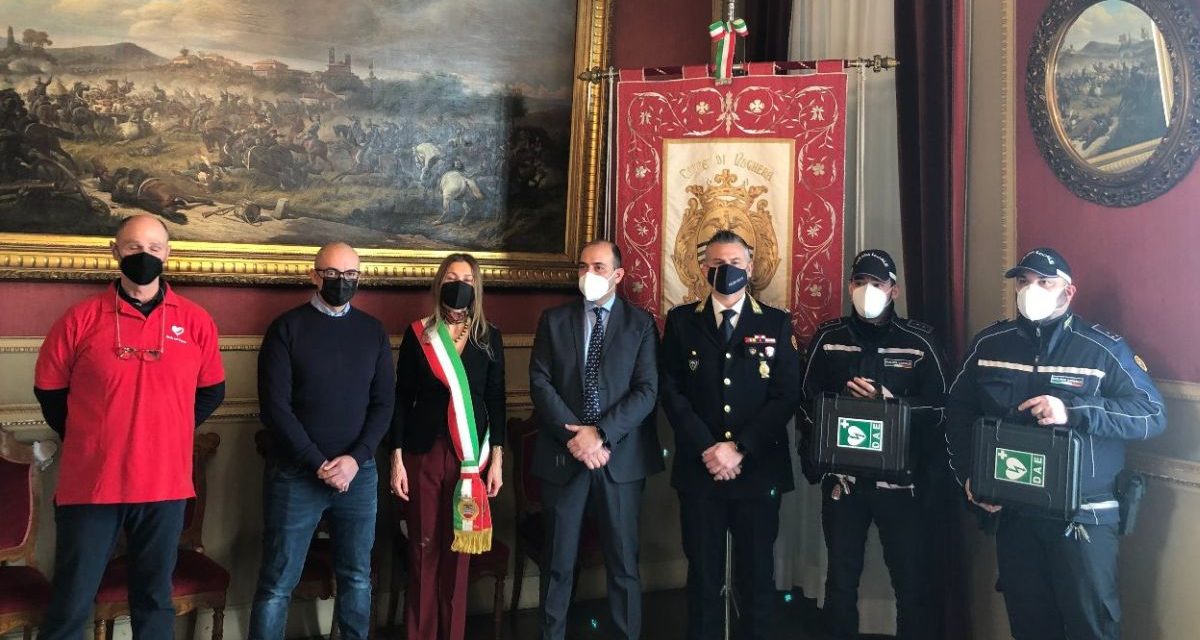 A Voghera consegnati due defibrillatori alla Polizia Municipale