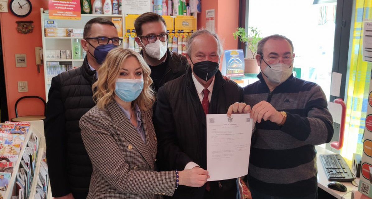 Il Comune di Alessandria rilascia i certificati anagrafici anche presso le edicole