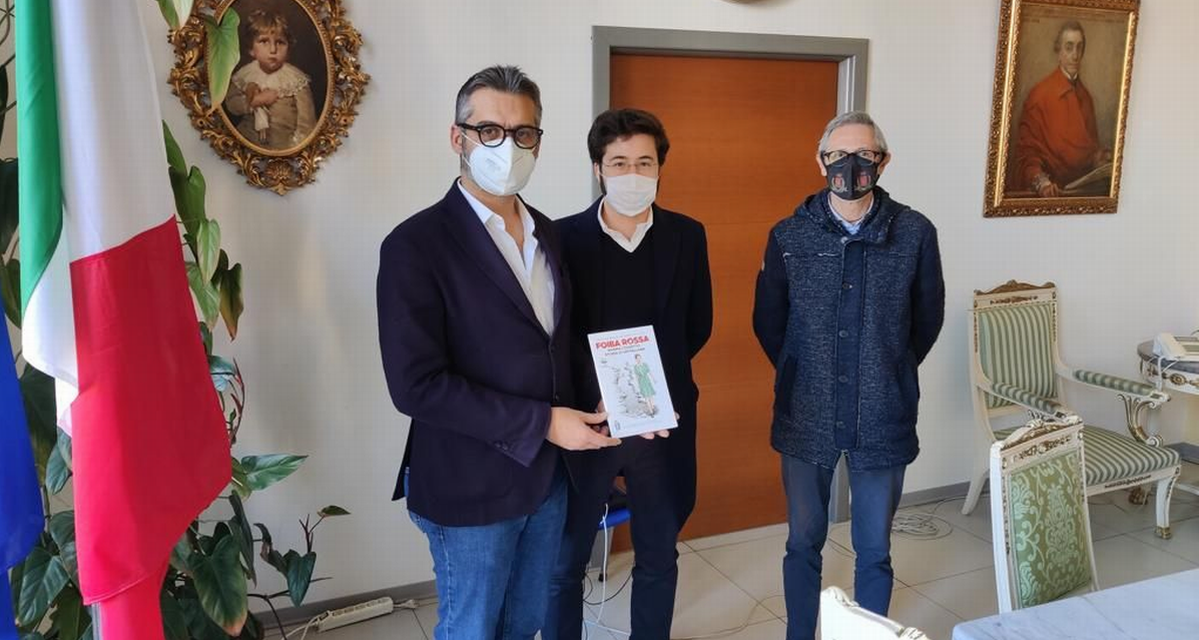 Il Comitato 10 febbraio per le Foibe incontra il Sindaco Federico Chiodi con un dono