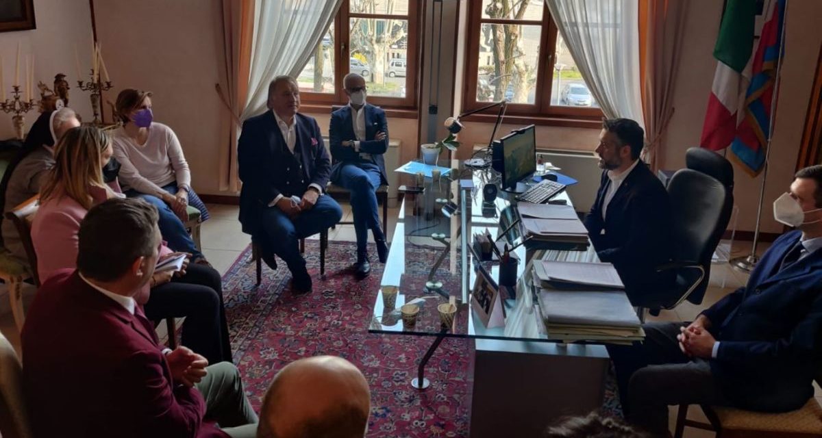 Due sindaci polacchi a Tortona per vedere come si trattano i rifiuti