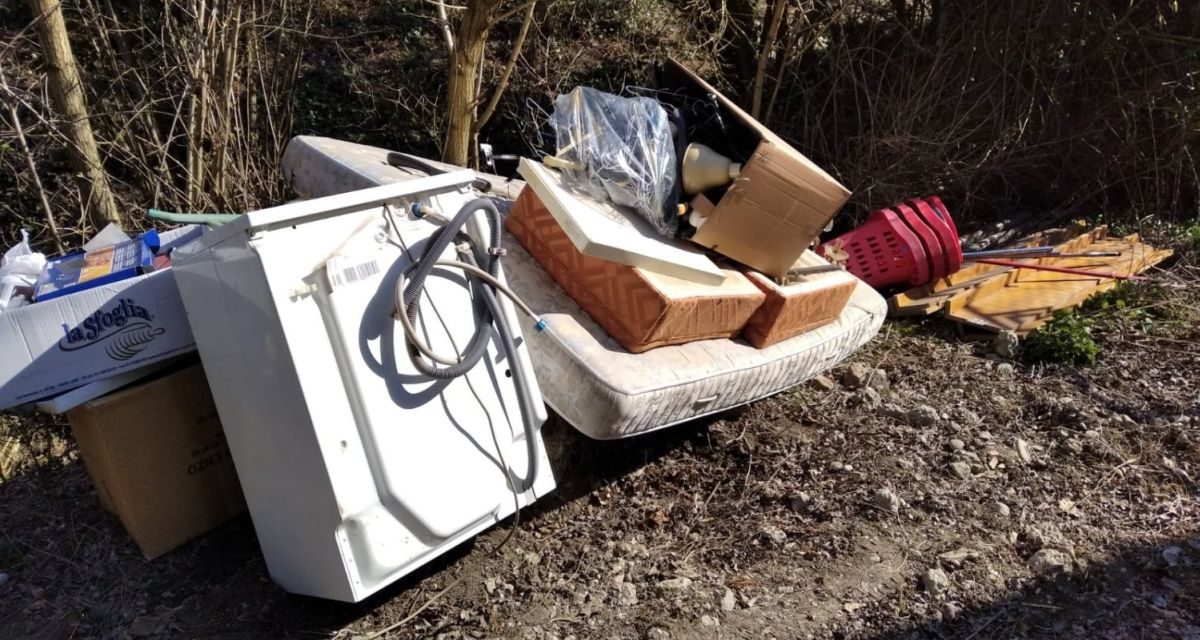 Individuate le persone che hanno abbandonato questi rifiuti a Tortona
