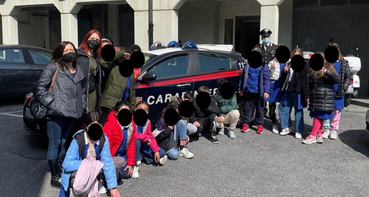 I Carabinieri in una scuola di Sanremo per spiegare il cyberbullismi