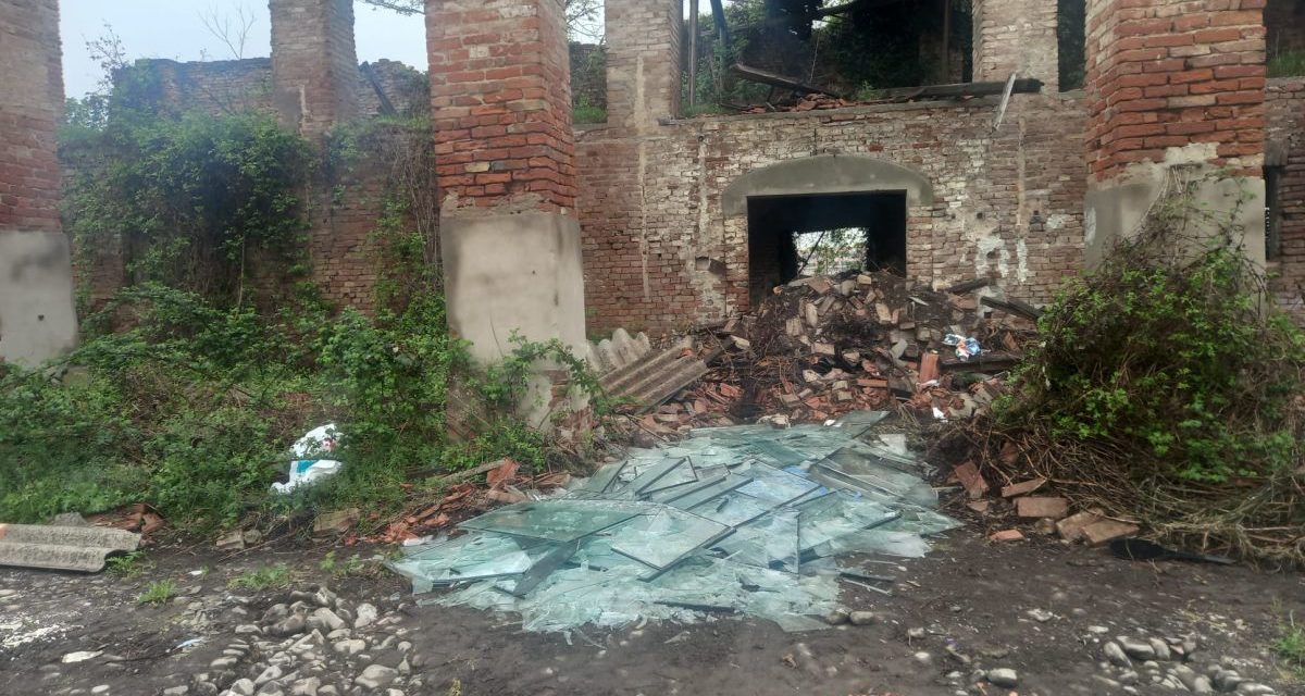 La Polizia Municipale scopre questa discarica abusiva alle porte di Tortona