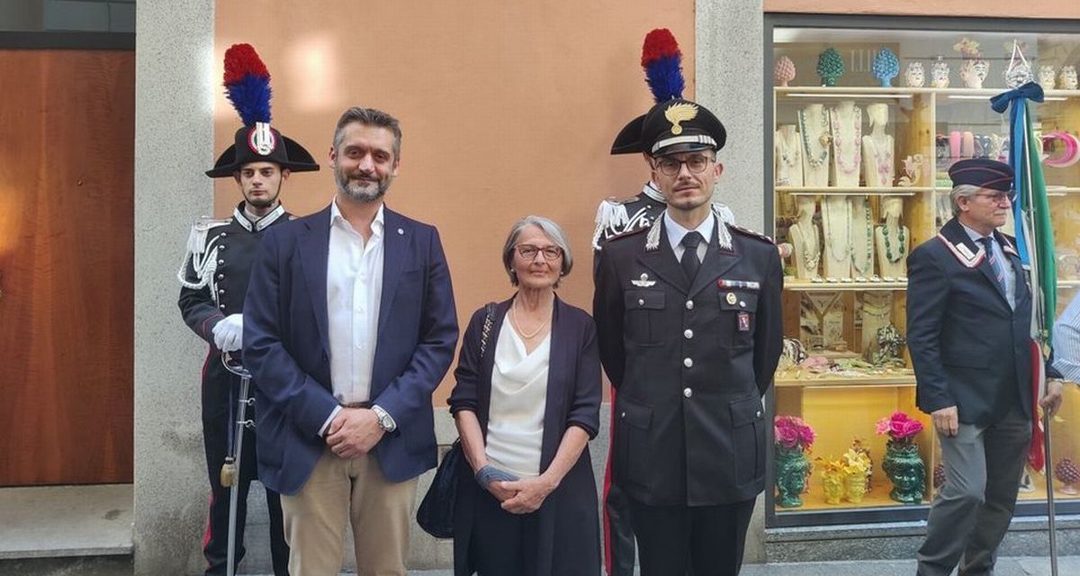 A Tortona scoperta una targa in memoria di Ernesto Cabruna nella sua casa natale