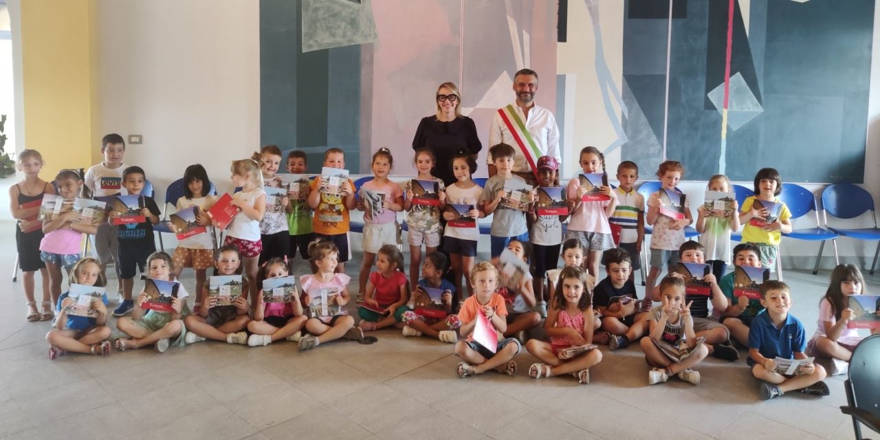 I bambini della “Mary Poppins” hanno chiesto al Sindaco Chiodi di migliorare l’ambiente