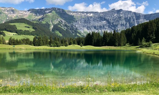 Gita di un giorno in montagna: cosa indossare e cosa mettere nello zaino