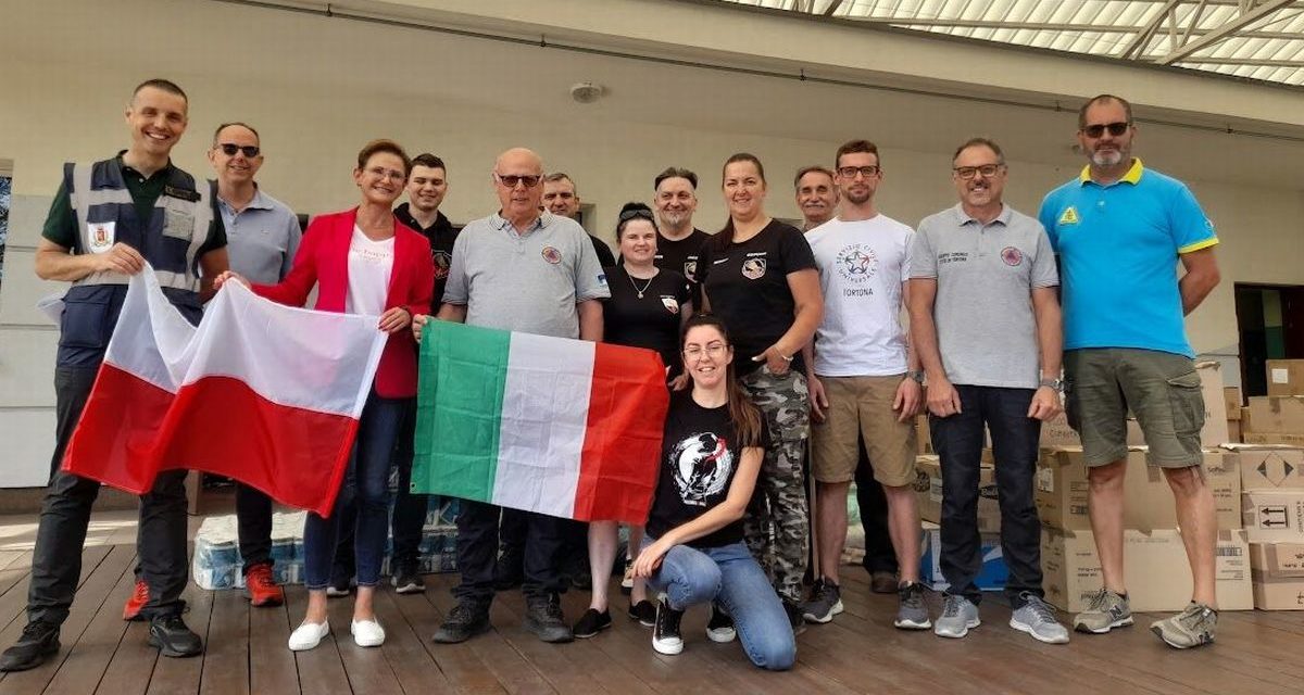 I volontari Tortonesi in Polonia per aiutare i profughi ucraini. Le immagini