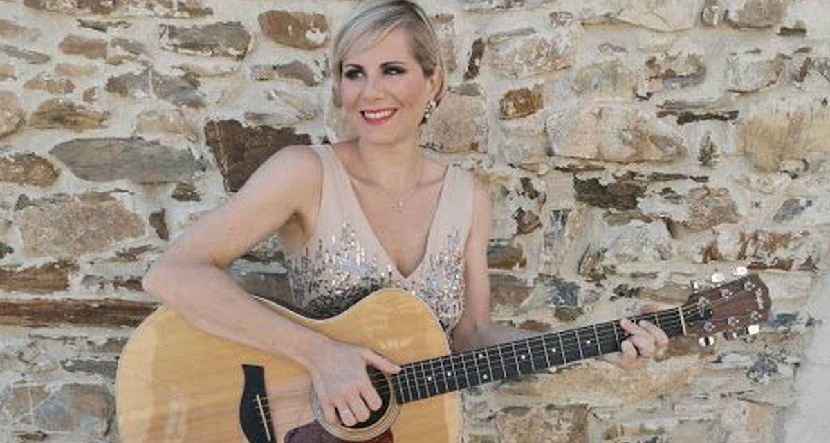 Domani sera a Diano Castello musica d’autore con Chiara Ragnini