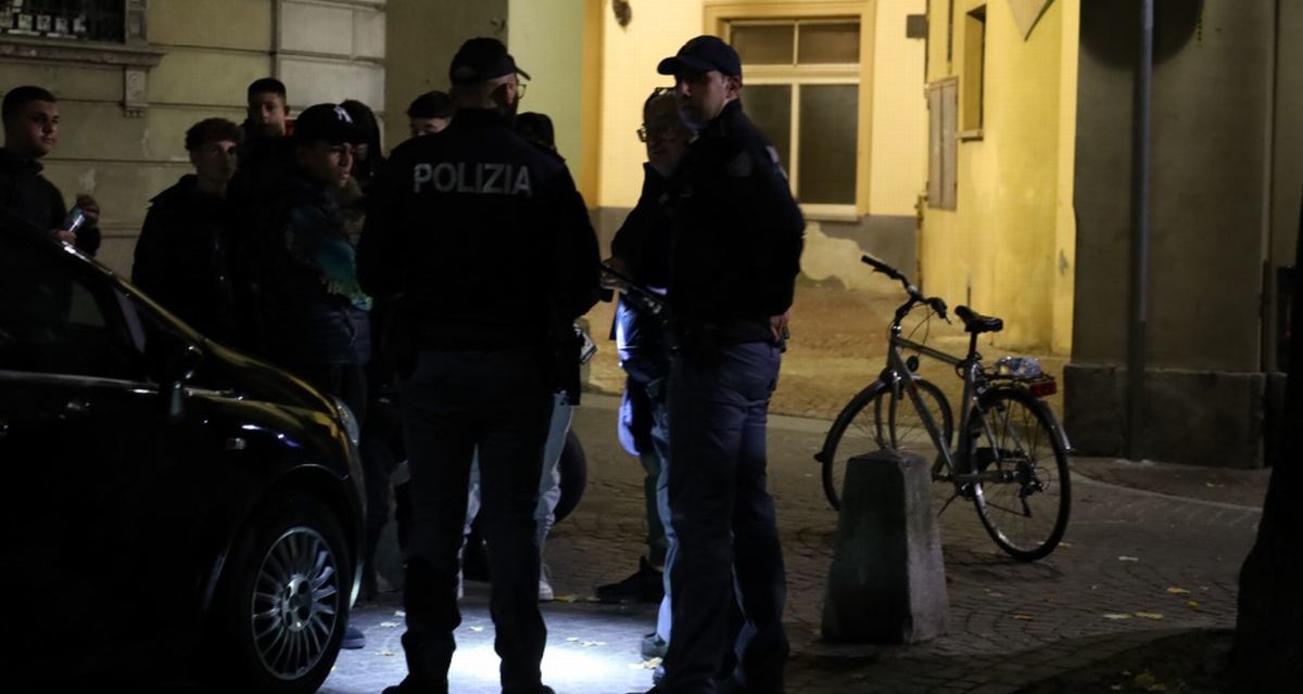 <strong>Movida violenta: il Questore di Alessandria emette tredici divieti d’accesso a bar e locali notturni</strong>