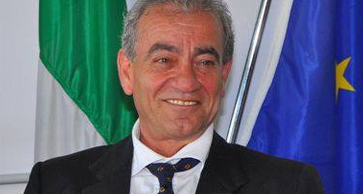 Bonus di Natale per i deputati di 5500 euro per comprare tablet telefoni e pc: “Uno schiaffo alla miseria”