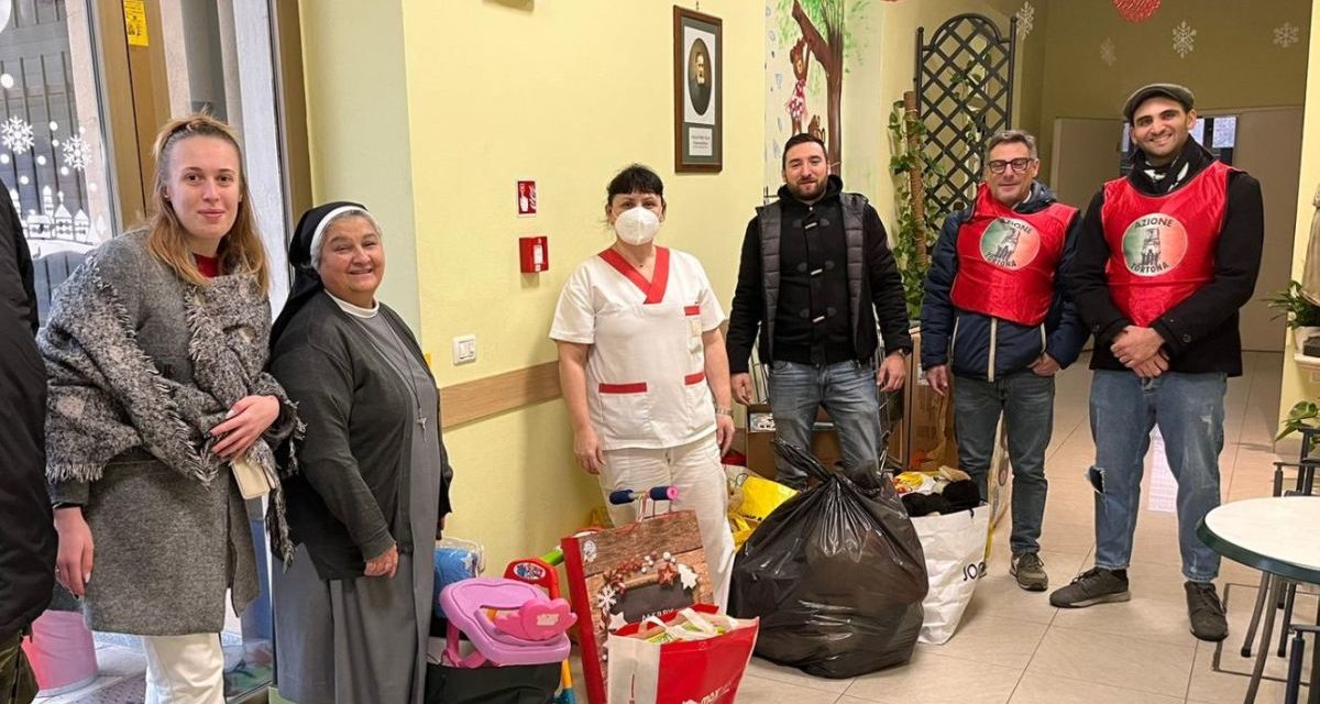 Azione Tortona ha distribuito centinaia di giochi ai bambini meno fortunati