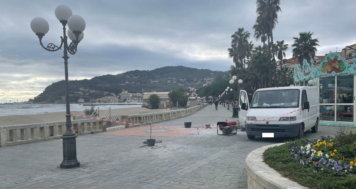A Diano Marina si aggiusta la passeggiata a mare