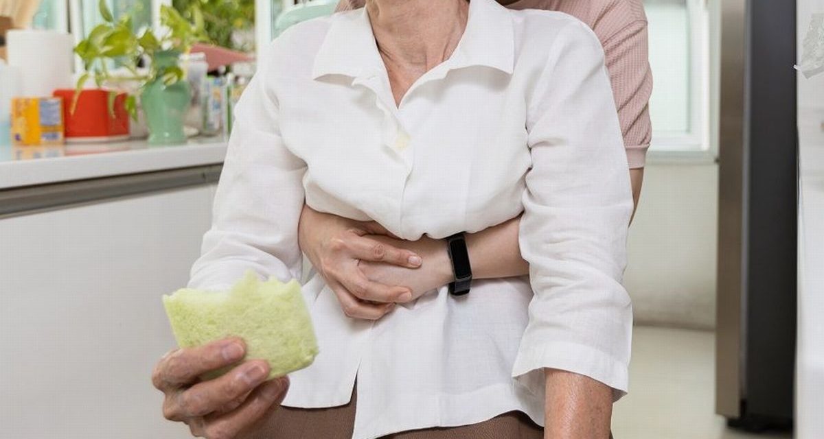 A Tortona un Carabiniere salva da morte certa un uomo che stava soffocando con un boccone al bar