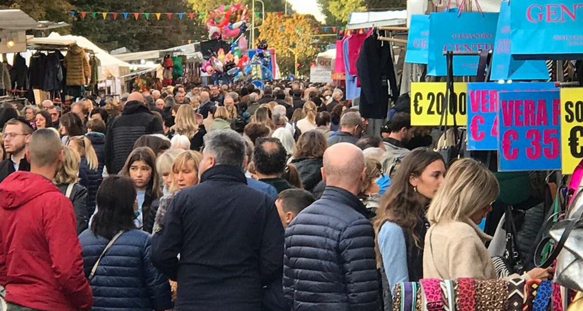 Domenica a Pavia ci saranno “Gli Ambulanti di Forte dei Marmi®” con i loro prodotti originali