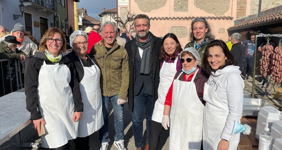 Grande successo a Tortona per il Carnevale di Vho con bambini e tanta gente. Le immagini