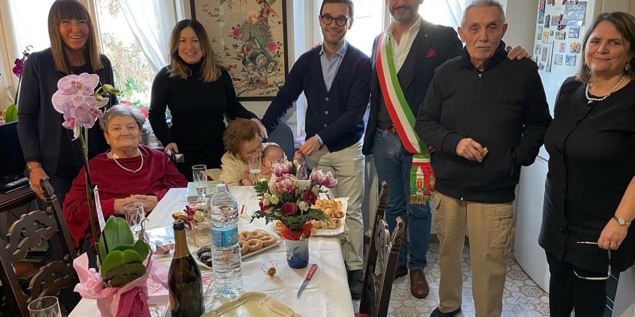 A Tortona Sindaco e presidente del Consiglio festeggiano la centenaria Anna Ricchi