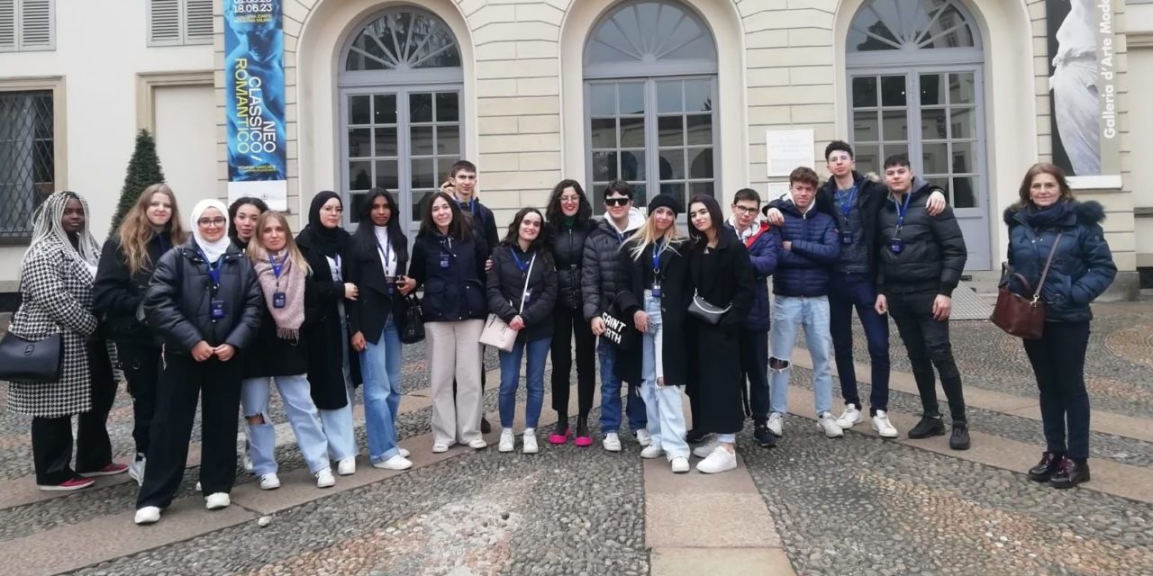 <em>Gli studenti delle classi 4^ e5^ del Marconi in visita a Milano</em>