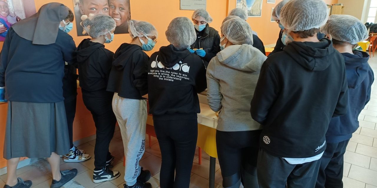 <strong>Le classi di terza media dell’Angelo Custode in visita alla Caritas di Alessandria</strong>