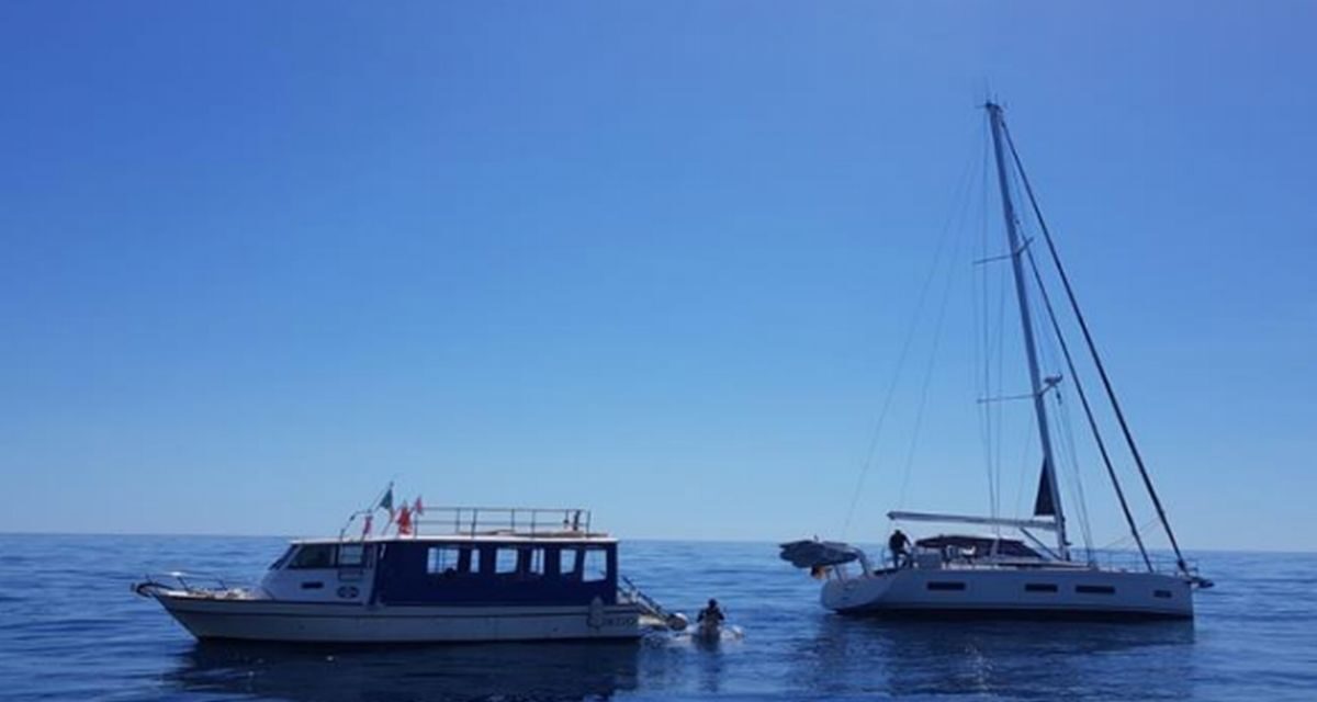 La Guardia Costiera di Imperia salva due turisti tedeschi al largo di Sanremo