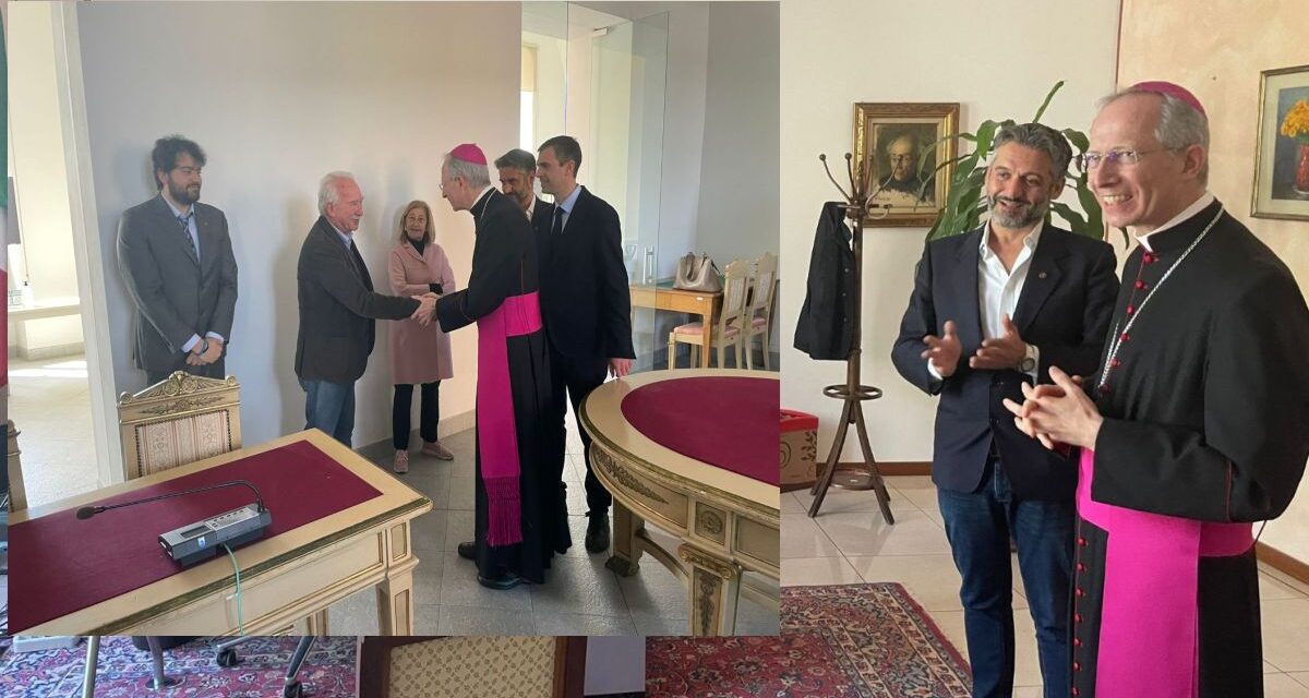 Il vescovo di Tortona in visita ufficiale in Municipio incontra il Sindaco Federico Chiodi