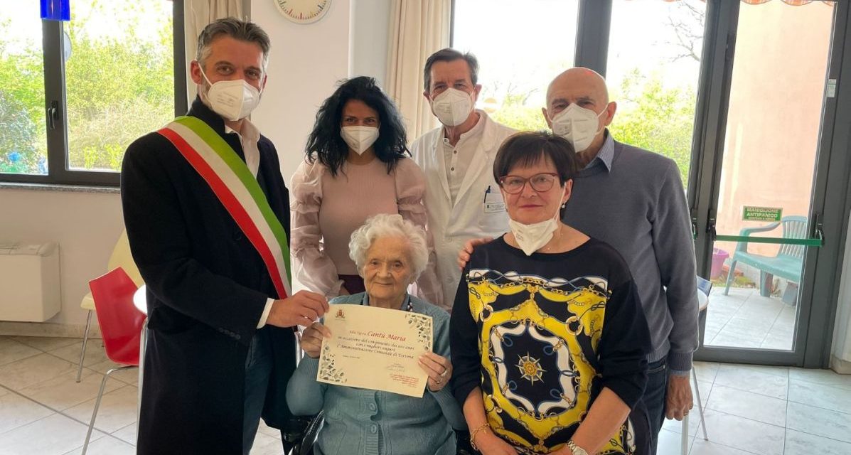 Il Sindaco Federico Chiodi saluta la nuova centenaria di Tortona