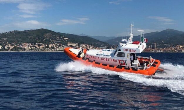 Tragedia in mare a San Lorenzo: muore un turista di 48 anni. Il bilancio di un pomeriggio difficile per la Guardia Costiera