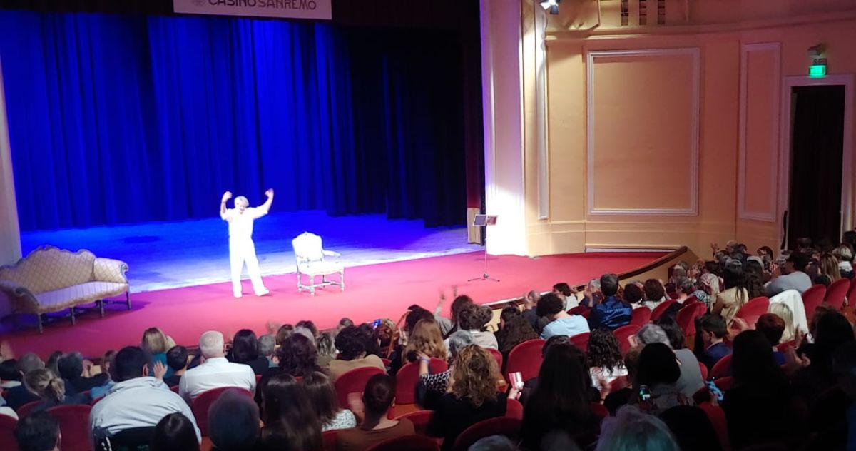 Splendido Giuseppe Pambieri in “Centomila, Uno, Nessuno” nel Teatro del Casinò di Sanremo.