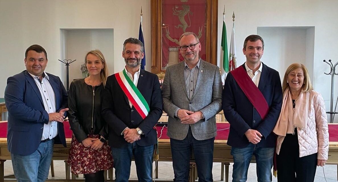 Dalla Polonia a Tortona per assistere all’arrivo del Giro d’Italia