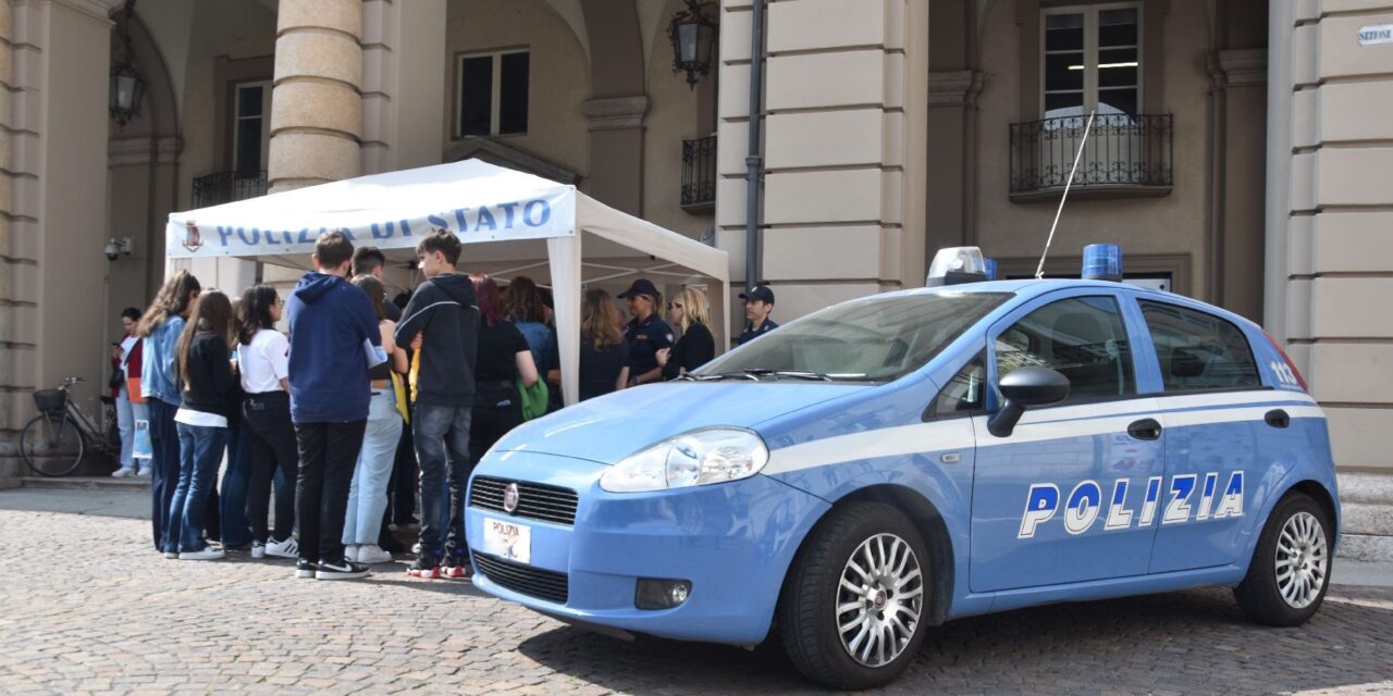 La Polizia di Alessandria e i tanti bambini scomparsi: un gazebo per sensibilizzare sul problema