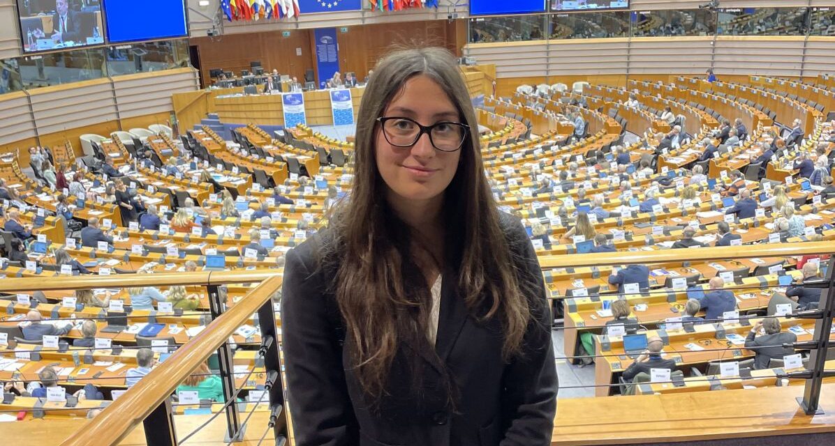 Nadia Conti del Liceo “Giuseppe Peano” di Tortona vince un viaggio premio a Bruxelles