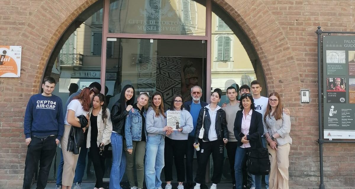 Gli studenti del Marconi di Tortona visitano la mostra dedicata a Cristierna di Danimarca