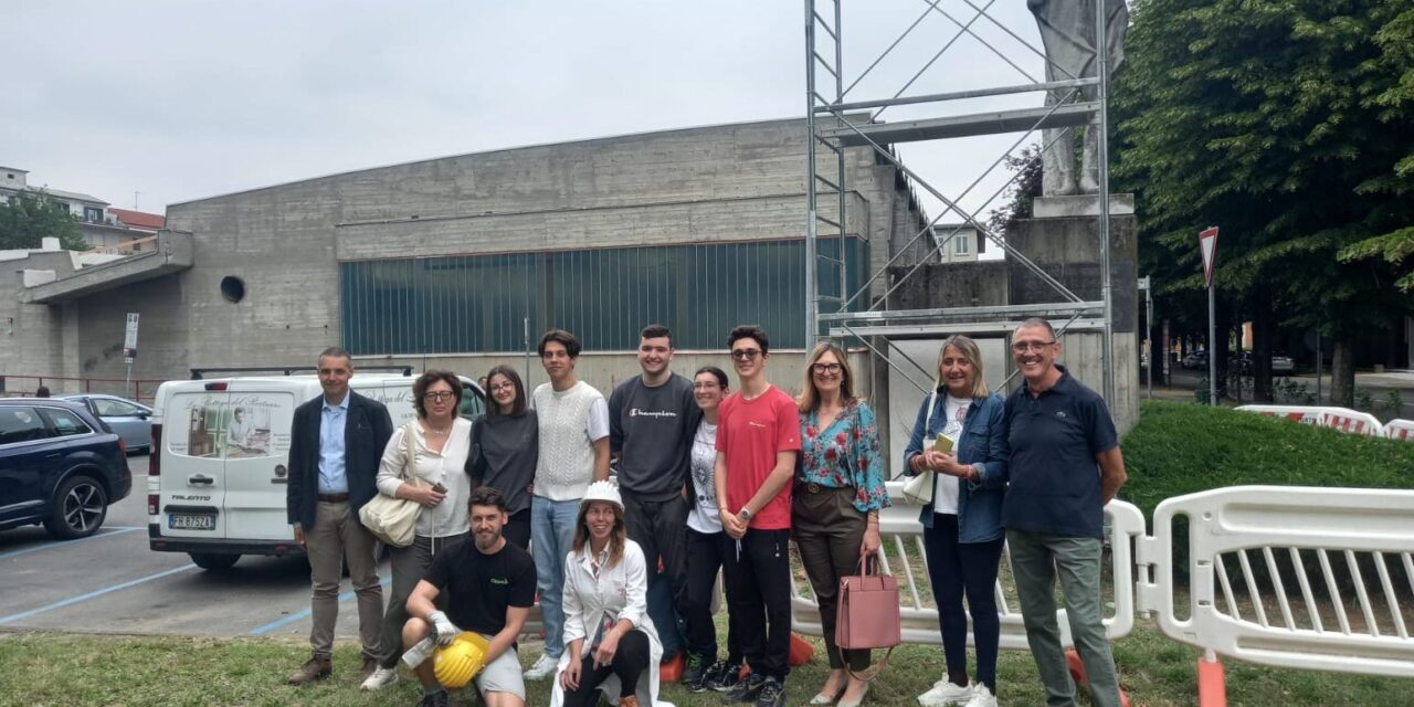 A Tortona si restaura il monumento agli alpini di Carlo Pedenovi