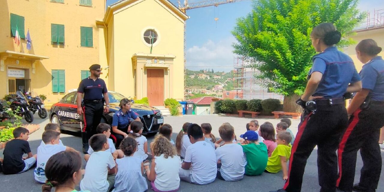 I Carabinieri di Imperia incontrano i giovani del centro estivo della misericordia