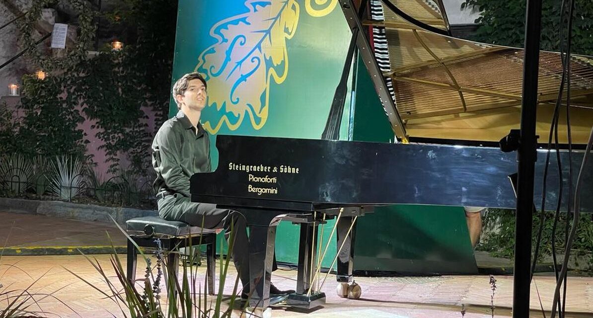 Stefano Andreatta vince il premio “Rovere d’oro” a San Bartolomeo al mare