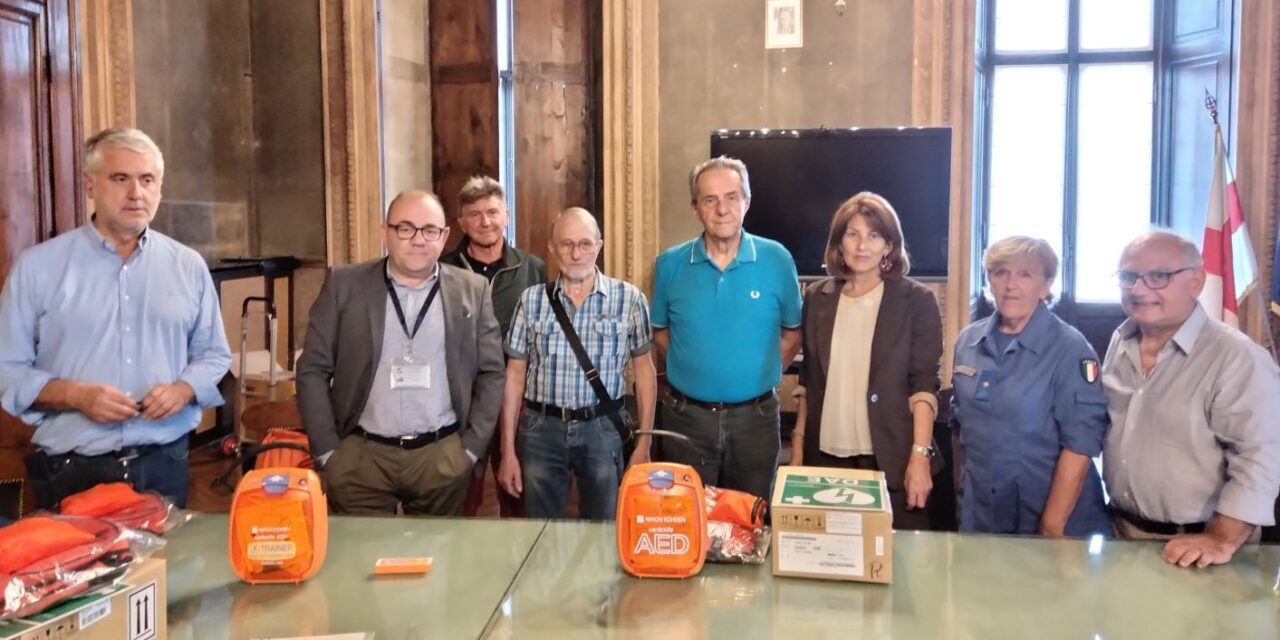 Consegnati tre defibrillatori ai Centri d’Incontro di Alessandria
