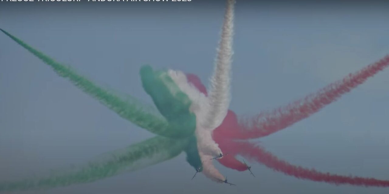 Spettacolare esibizione delle Frecce tricolori ad Andora: il video che mostra le grandi abilità dei piloti