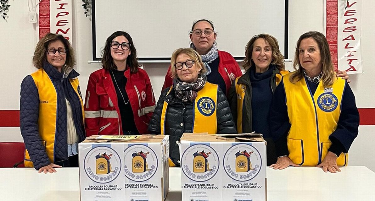 Il Lions club Tortona Duomo consegna materiale scolastico alla croce rossa