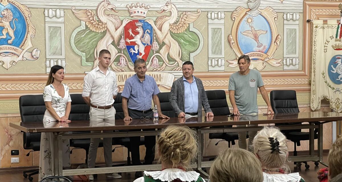 Diano Marina, il benvenuto in municipio al World Folklore Festival 