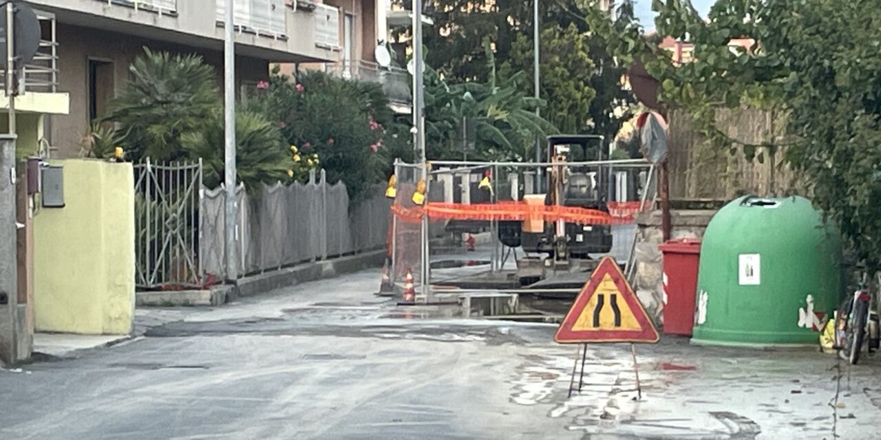 Intervento urgente di Rivieracqua in via Capocaccia a Diano Marina: circolazione interdetta oggi e domani