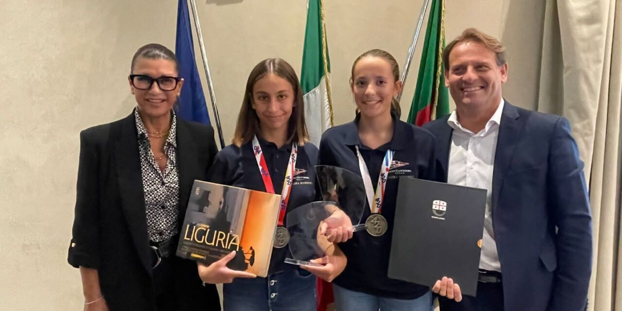 Premiate le imperiesi campionesse mondiali di vela under 15 Paola Correale e Viola Vianzone