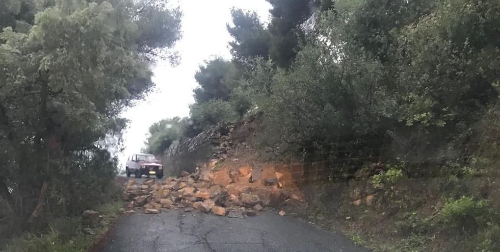Frana a San Bartolomeo al mare vicino al Santuario della Rovere