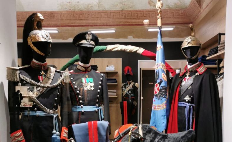 A Casale Monferrato vetrine dei carabinieri in occasione della Festa dell’Unità d’Italia