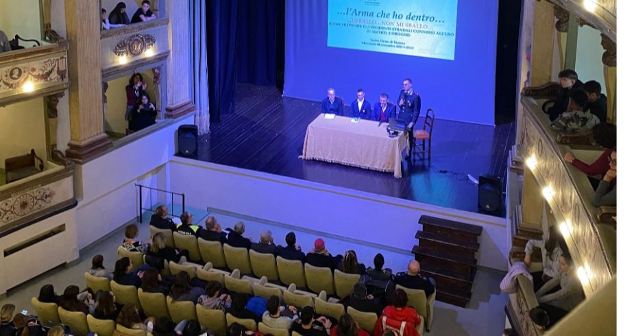 Gli studenti del Marconi di Tortona al convegno contro lo sballo