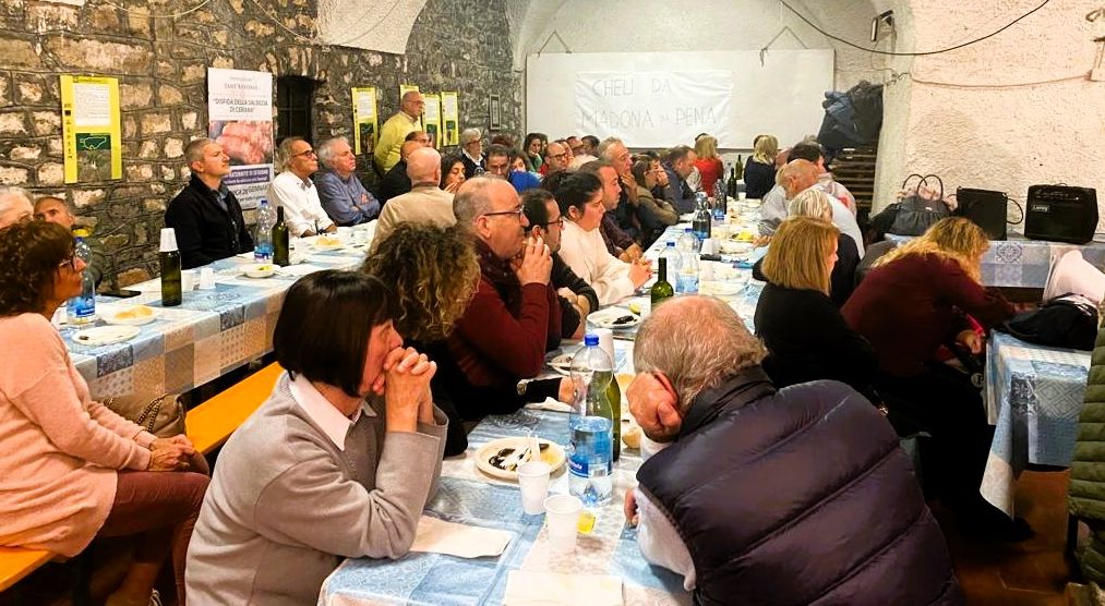 Quasi un centinaio di persone sabato per la cena di beneficienza a Ceriana