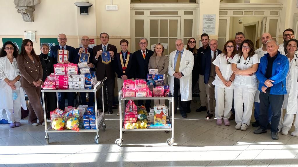 Dal Rotary giocattoli e libri ai pazienti dell’Infantile di Alessandria