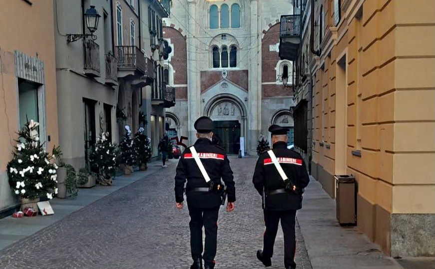 Sorpreso alla guida in stato di ebbrezza, aggredisce i Carabinieri casalesi, arrestato