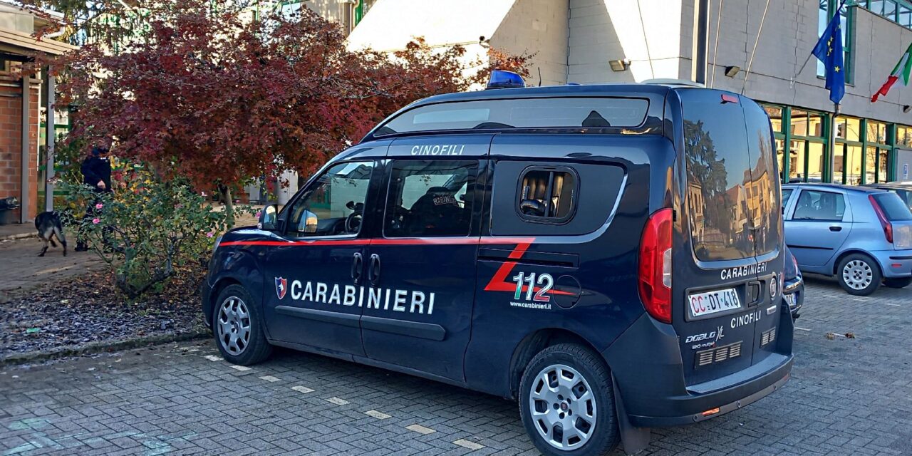 Sicurezza antidroga nelle scuole del Novese. Controlli dei Carabinieri della Compagnia con i cani del Nucleo cinofili