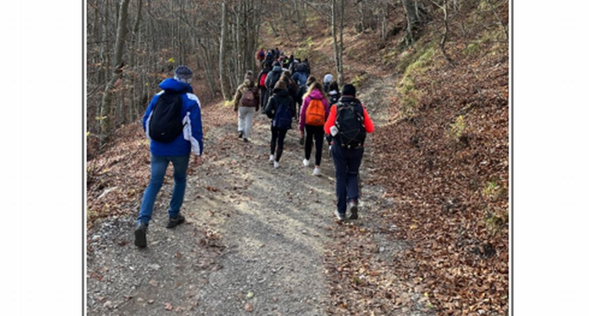 “Camminare per stare bene”: trekking con il CAI per i sentieri di Caldirola  per i ragazzi tortonesi