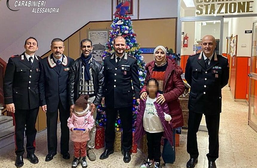 A Novi Ligure Carabinieri e Volontari al servizio di una bambina: una bella storia di Natale