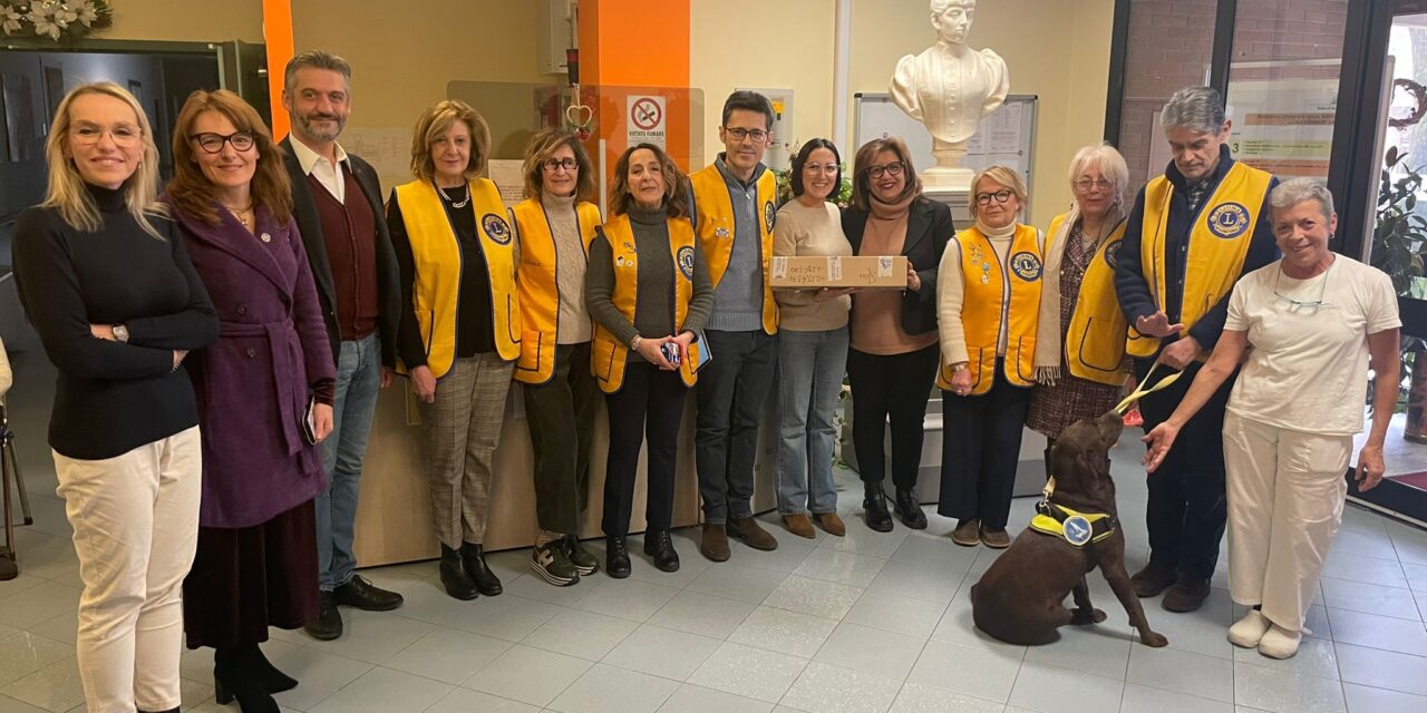 I Lions di Tortona hanno donato 50 occhiali agli anziani del Cora Kennedy Sada
